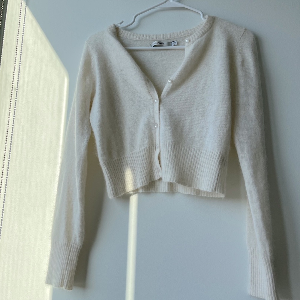 Cream white cardigan with pearl buttons, vintage